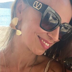 Authentic Valentino Sunglasses. Dark brown.